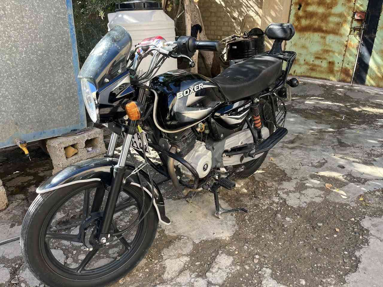 درجه بوكسر موديل 21 مرقمه ديالى
البارحه شديت اله باتري جديد اصلي 20الف 

وتاير خلفي جديد درجه كامله مابيه اي نقص

تحويل شوكت ماتريد احولك 

للبيع مكاني ديالى بعقوبة سعر مليون 750 وبيه مجال قليل

شراي اتصل ***********
