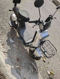 دراجات ثنين يشابهون واحد لازملو تبديل بطاريات فقط  ولثاني شغال بس بي م...