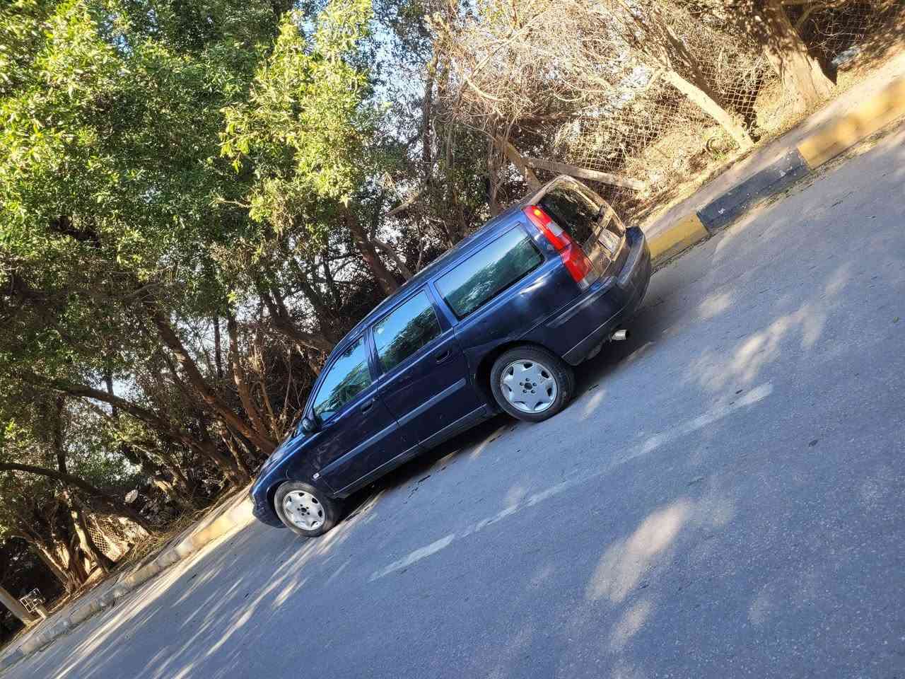 السعر 25.  العنوان نجف  شعندك مراوس نزل بل تعليق فالفو  مديل ١٠سيارة نضيفة معنة الكلمة كشر بدون صبغ مكينة بلادية حدادية تخم تاير كهربايات جاهز.    ***********
