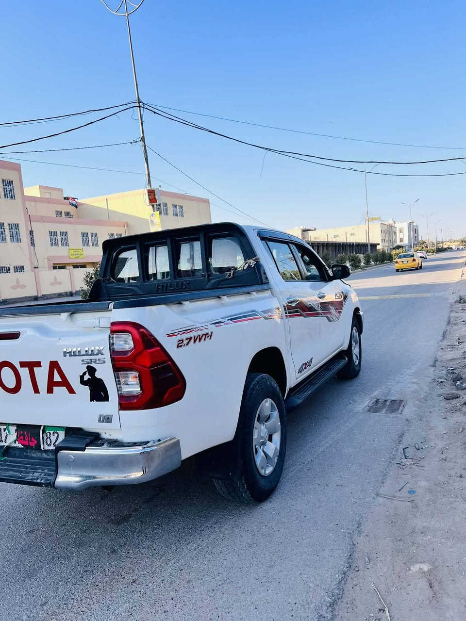 السلام عليكم سياره فور ويل مديل 23 كير عادي الضرر مثل ما واضح بالصوره كدامك  السعر 225
***********
