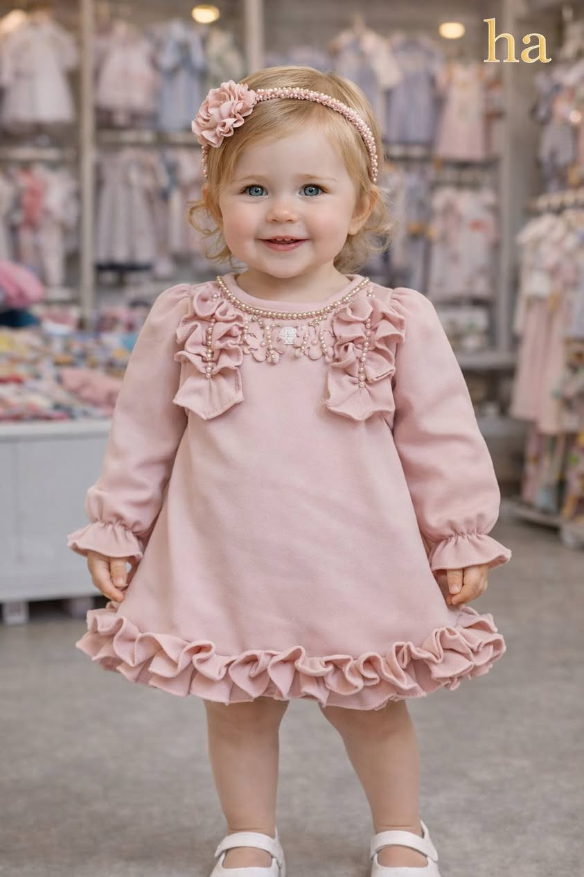 فستان بيبي قياس ٦شهر للسنتين 
ماركة اصلي 
جملة فقط ...


**إذا كنت صاحب هذا الإعلان وتريد حذفه لأي سبب، رجاءا أرسل رسالة إلى الدعم الفني**