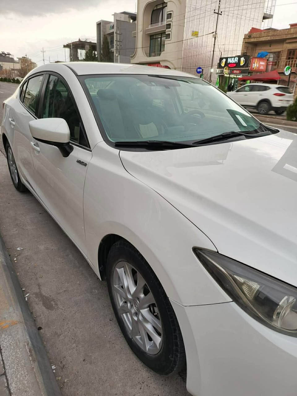 مازدا ٣ ٢٠١٦
مواسفات خلیجی
یەک پەلە بۆیاخی هەیە و هیچی کەی نییە
سەنەوی تازەیە
گێڕ مەکینە و هەموشتی بەشەرتە
سعری:١١٥$

0771 969 74 31 السليمانية, العراق
