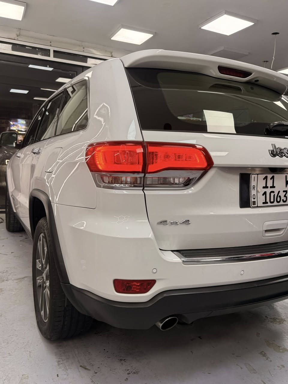 اللهم صلي على محمد وآل محمد
للبيع فقط 
لمتد بلاص فول
2018 وكالة مكفوله من الصبغ والتبديل 
ماشيه 80,000km
بانوراما
كشنات جلد حار بارد
رادار جانبي
حساس امامي وخلفي
ثلث شاشات
فور ويل4*4
الصندوق الخلفي كهربائي
كشنات خزن ميموري
شتيرن كهربائي
اطفاء ذاتي عند التوقف
شفتات ستيرن 
داخل عسلي زيرو جديد مغلف
غراض الشركه موجوده العده والسماعات والارضيات 
دبل بصمه عدد2
السياره بيهه سونرات عدد2 يعني مفحوصه  وجاهزه
رقم بغداد تحويل مباشر باسمي
هزه جديده ✌🏻
***********
مكاني بغداد السيديه
الشراي يتصل ويعرف السعر حالي حال السوك❤️
اذا معجبتك صلي على محمد ولتغثني ❤️
