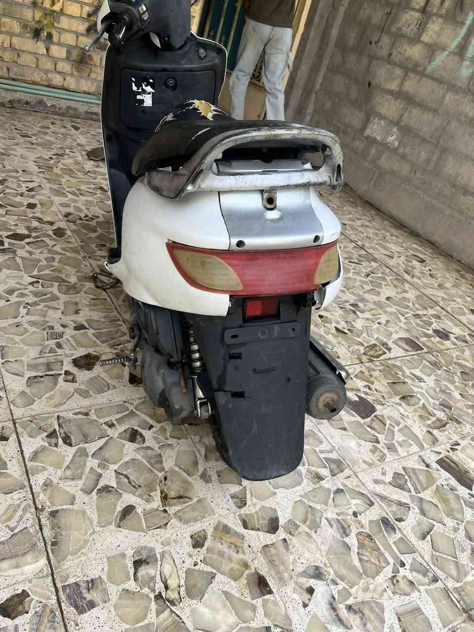 سلام عليكم فراشه للبيع مكينه فول نعومه ونهضه سعر ٤٠٠ مكاني حي الفرات قرب جامع العقيله ما مفتوحه ***********
