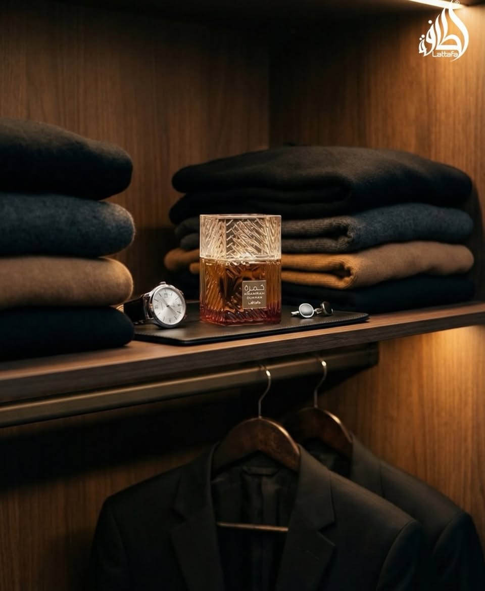 عطر خمرة دخان 🔥
تجربة مختلفة لعشّاق الروائح الجريئة.

من أول رشة تحس بدفء التوابل مع لمسة دخانية فاخرة، وبعدها يبدأ العطر يهدى ويطلع بطابع عميق ومخملي يخليك مميّز بدون مبالغة. ثابت وفوّاح، مناسب للمساء والأجواء الباردة، ويعطي إحساس فخامة وثقة ✨

لو تحب العطور الشرقية بلمسة عصرية، خمرة دخان خيار يستاهل التجربة 
‎اختيار مثالي للذوق الراقي ✨
___________________________________\\\\\
‎تاج الخليج للعطور العربيه والفرنسية💫
‎استمتع بلمسات من الفخامة
‎تجربتك الفاخرة للعطور

‎▪️أرقام الهاتف:
مفرد ***********

‎جملة ***********
‎خدمة العملاء ***********
‎موقعنا/ منصور حي دراغ
‎#تاج #لطافة_للعطور #لطافة_الإمارات
