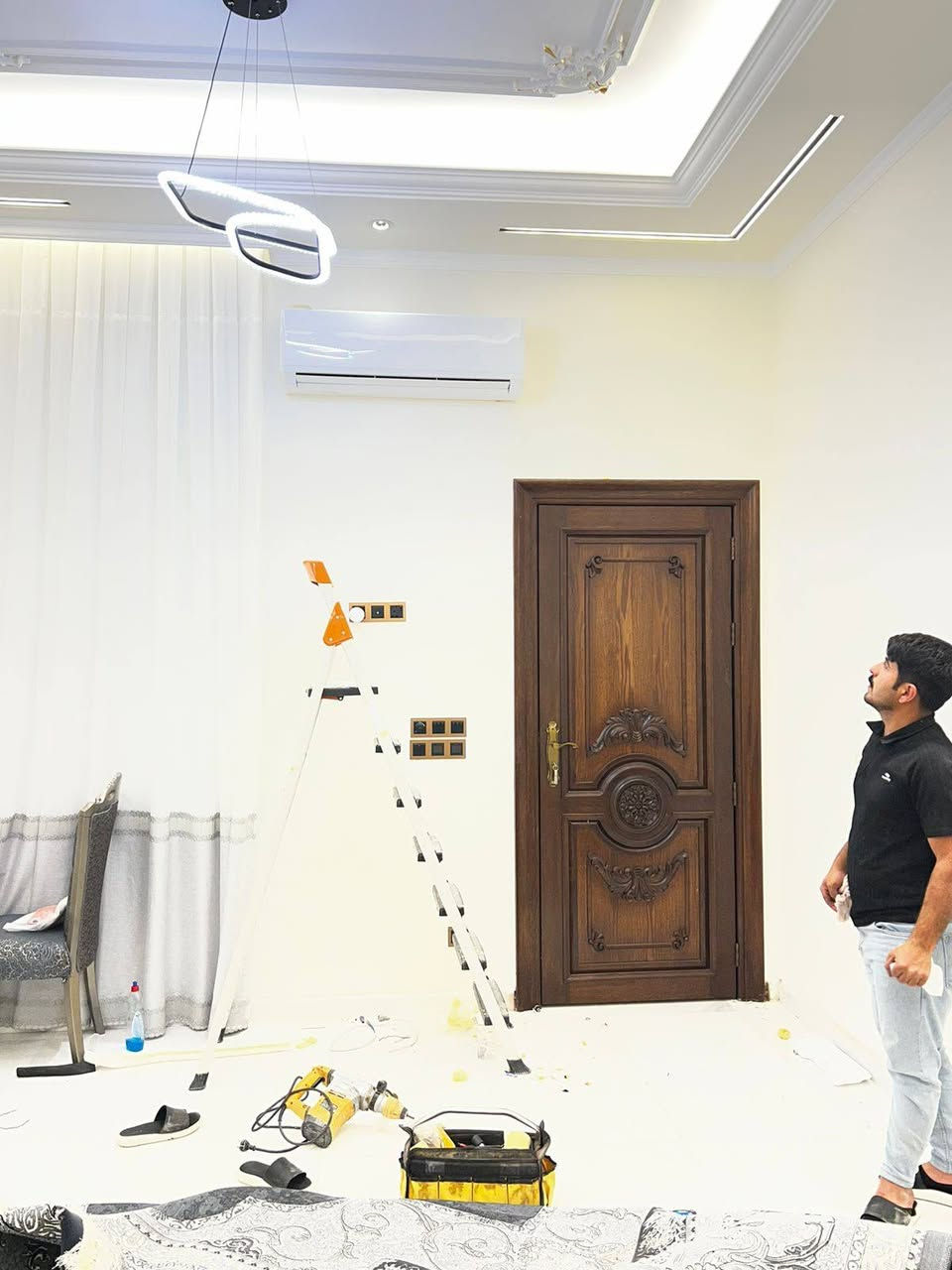 ✅ تنصيب السبالت بدقة واحترافية عالية.
✅ فتح  السبالت.
✅ صيانة شاملة وحل جميع الأعطال.
✅ غسل وتنظيف السبالت بأحدث المعدات.
✅ عمل الفاكيوم (Vacuum) الاحترافي لضمان كفاءة التبريد وإطالة عمر الكمبريسور.
📍 نحن هنا لخدمتكم بأفضل الأسعار وأجود العمل.
📞 للحجز والاستفسار، يرجى الاتصال على الرقم 
📱 ***********
او المراسلة عبر الواتساب على الرقم التالي:
📱 ***********
 للتبريد والتكييف.. راحتكم هدفنا! ❄️ للتبريد والتكييف" في خدمتكم! نقدم لكم خدمات متكاملة ومحترفة لجميع أنواع السبالت، لضمان أعلى كفاءة تبريد وأطول عمر لجهازك
