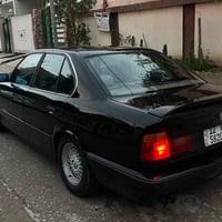 525 موديل 1990     كير عادي  ويل خليه   تخم تاير  صدر امامي خلفي جديد ...