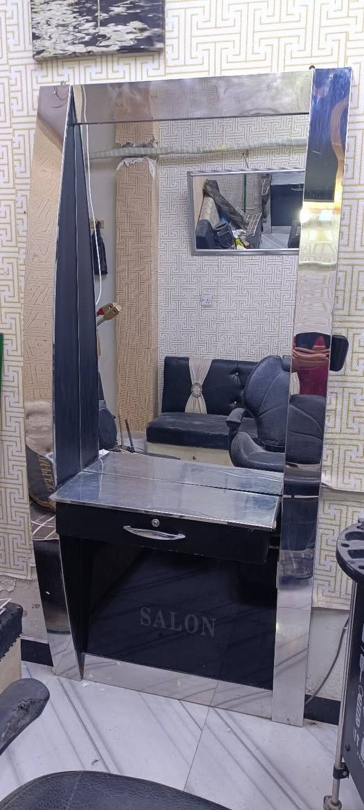 السلام عليكم من رخصت الادمن🌹
كرسي حلاقه مستعمل للبيع عدد 2
ميز مرايا مستعمل للبيع عدد 2
عربانه مستعمله للبيع عدد 2
اريكه مستعمله للبيع
مكاني بغداد الدوره زراعي العبيدي
***********
