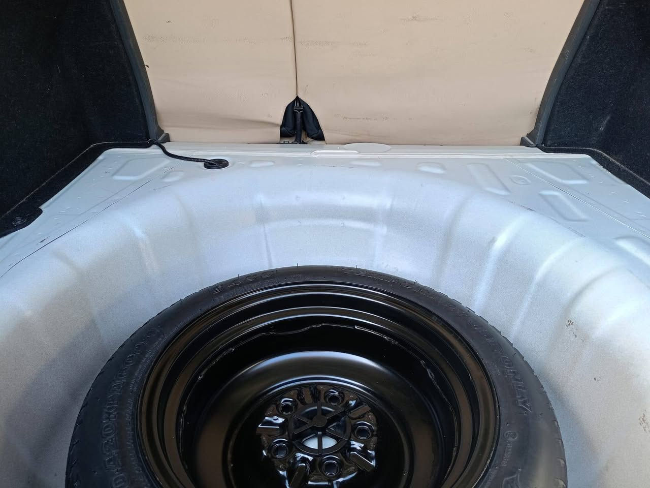 0780 649 5672
النترا ١٧ 
اخت الزيرو ماشيه ٣٨ فقط جديده جدا 
محرك ٢٠٠٠ دوش بعده بلزكات الشركه
وارد أمريكي بنيد فقط بدون داواخل
مكان السياره الشطره 
سياره جديده  كفاله من الطخات والشخوط
سياره كلها كبس شركه بلاد 
مكانها قضاء الشطره الشطره, ذي قار
