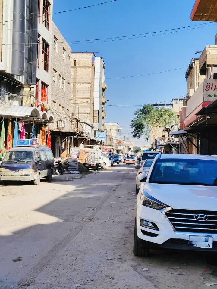 فرصة استثمارية مميزة للبيع
بناية تجارية – خان المخضر

📍 الموقع: خان المخضر
📐 المساحة: 273 متر مربع
🏗️ واجهة العقار: 11 متر
💰 الوارد السنوي: 37,000,000 دينار عراقي

🔹 بناية تجارية بموقع حيوي
🔹 مناسبة للاستثمار أو التطوير
🔹 وارد ثابت ومضمون
🔹 واجهة عريضة تعزز القيمة التجارية

📞 للاستفسار والمعاينة:مراجعه مكتبنا الكائن في حي السلام مقابل مدينة الالعاب
يرجى التواصل عبر الخاص أو الاتصال
 واتس اب

***********
***********
🏷️ مكتب اليقين للعقار
خبرة… مصداقية… ثقة

#عقار_للبيع #استثمار_عقاري #بناية_تجارية #خان_المخضر #مكتب_اليقين
