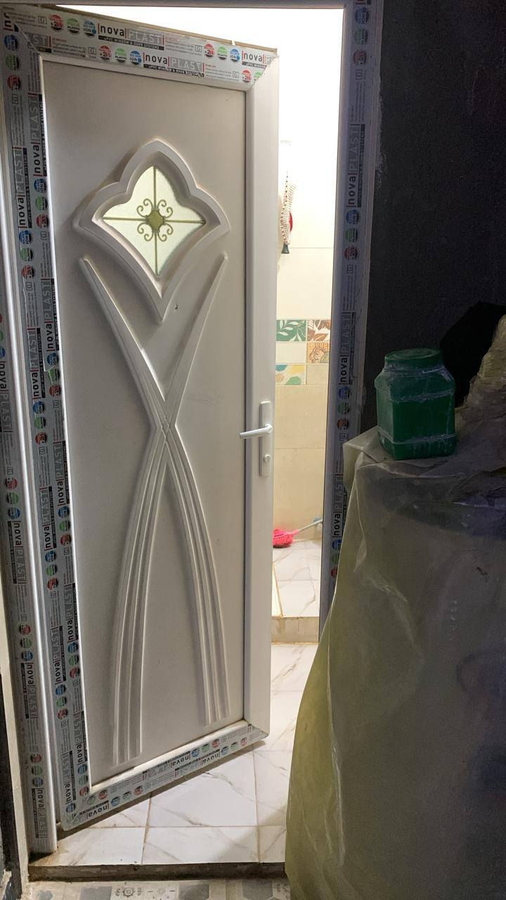 بيت مساحه بالطابو ٢٩٢  واقع حال ٣٠٠ متر
متكون من ديوانيه وحوش وغرف اثنين اكبار واثنين ازغار وثلاث مجاميع صحيه ودرجين وصالتين المكان مجمع سومر صوب بني رجاب مقابل المستشفى ع الشط 
استفسار اتصال ***********
