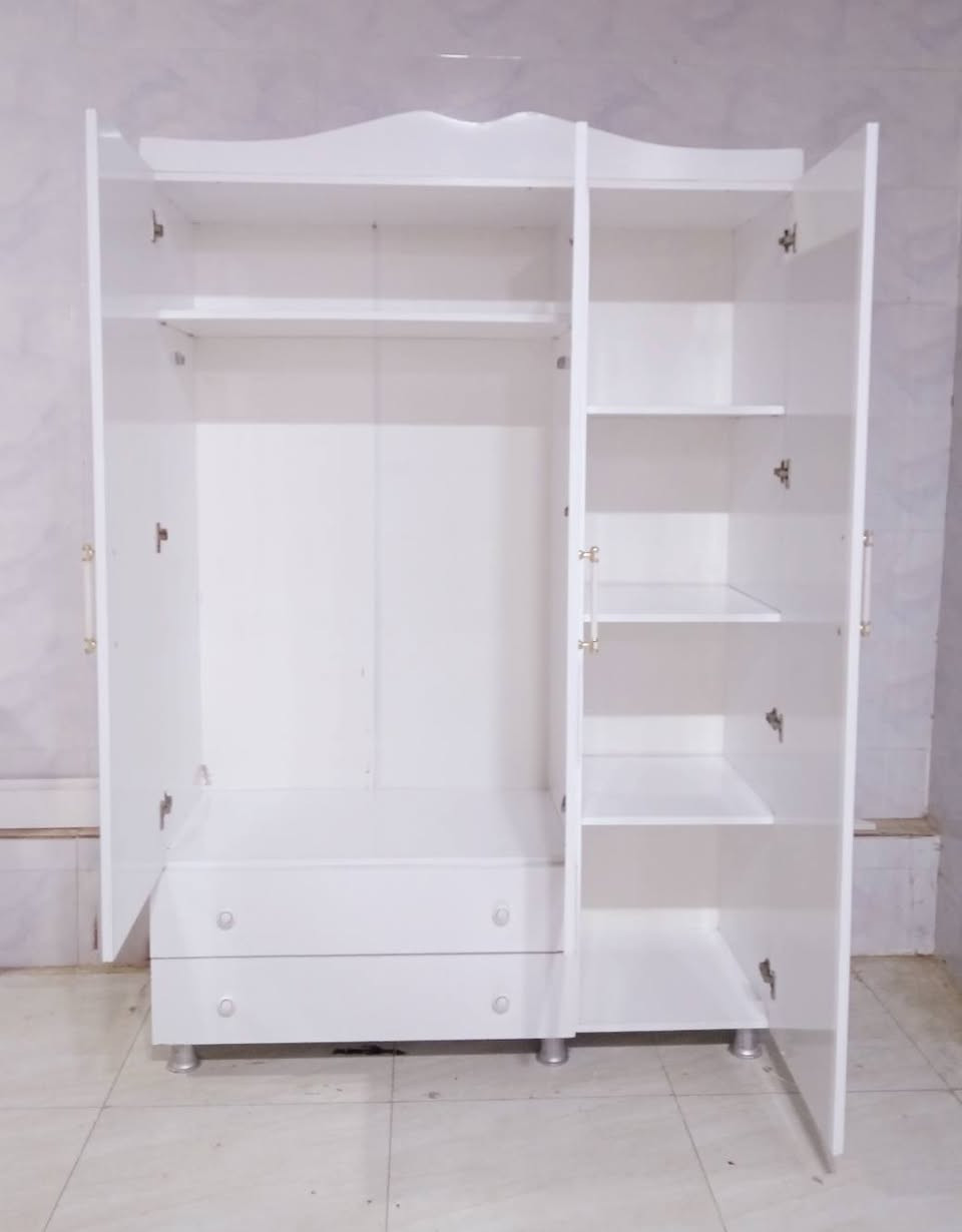 نوستنی گەنجانە
پاکوبێعەیب
نرخی 175 هه زار
***********
سلێمانی السليمانية, العراق
