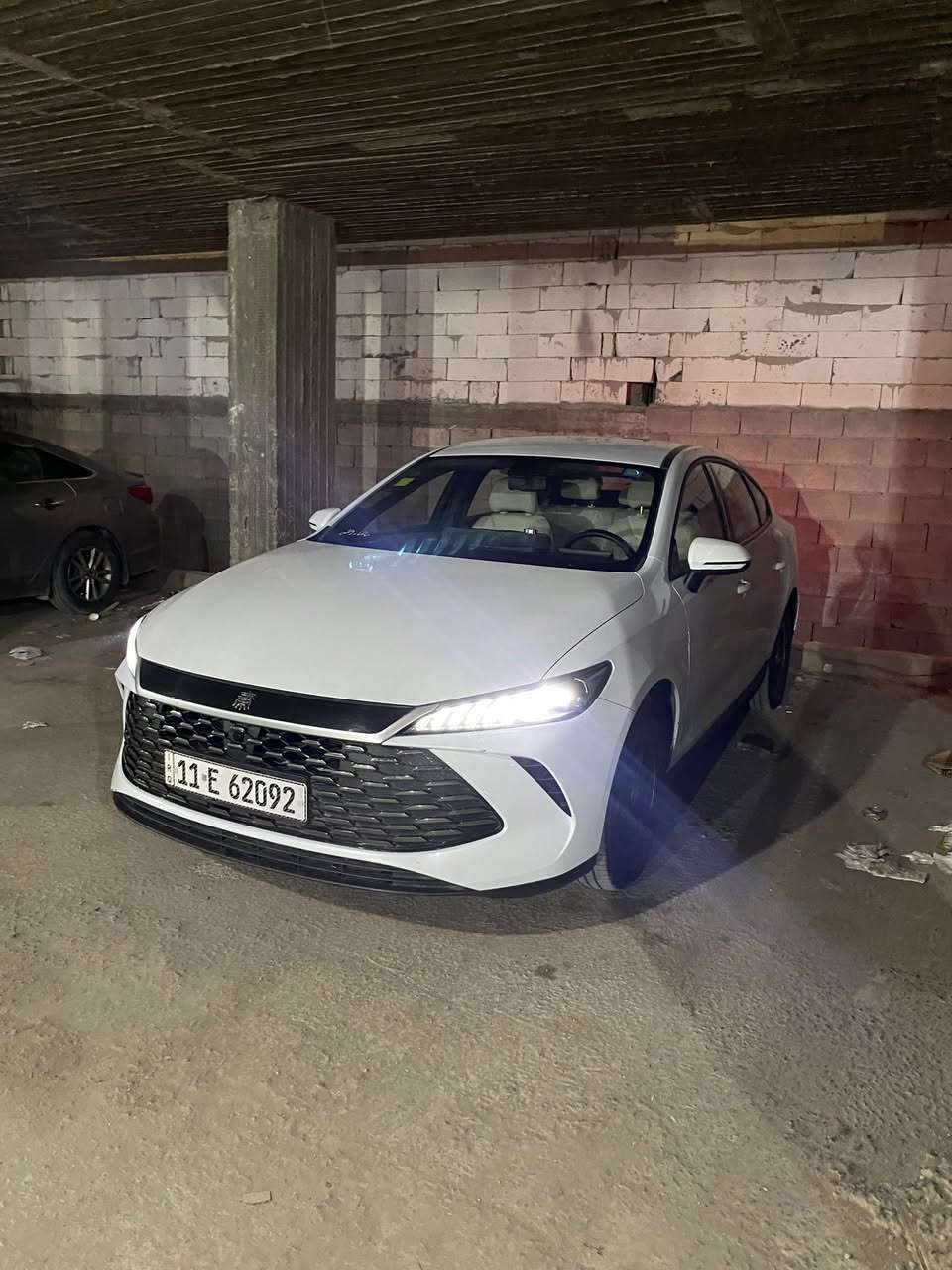 BYD Qin Plus
2025 للبيع 
ماشيه 17 الف
بيها كاعيات شركه 
داخل ابيض 
السياره بيها رصعه كلش زغيره بالجاملغ 
مكاني بغداد الشعب 
*********** 
السعر 18750 وبيها مجال وخادم للطيبين ♥️
