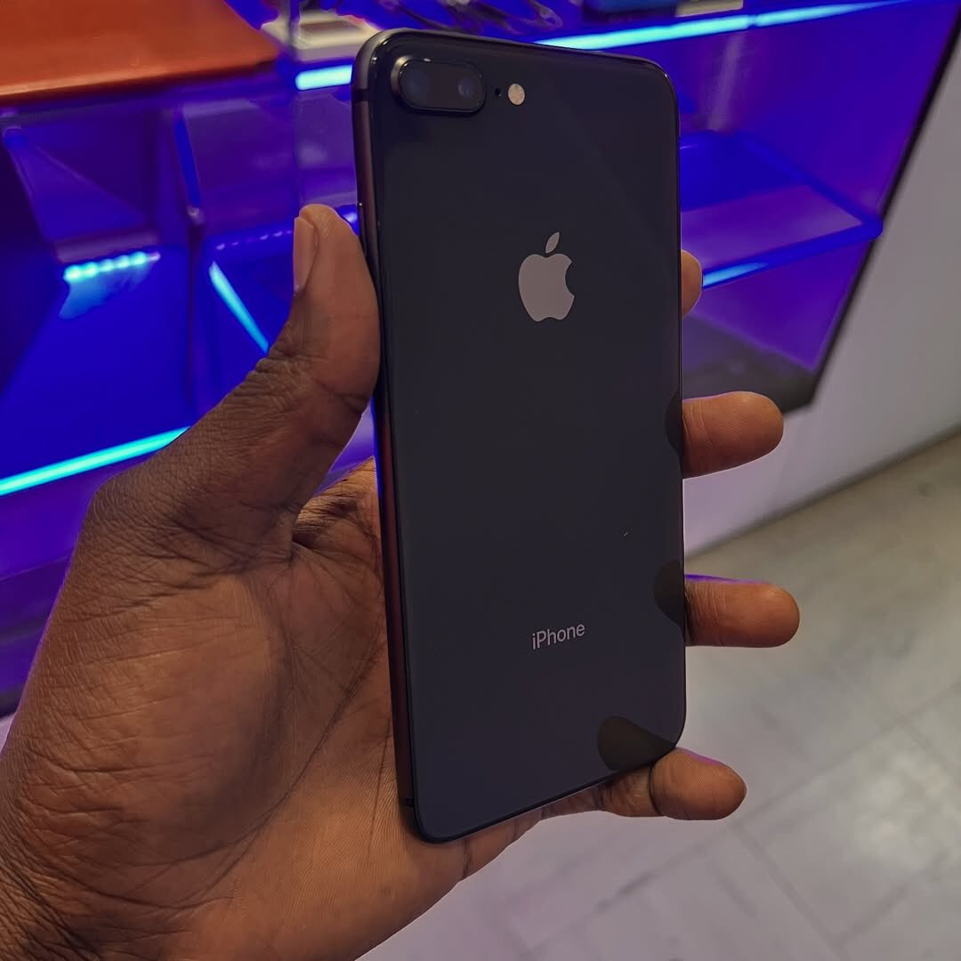 #ايفون 8 بلاص 

ذاكرة 250 
بطارية 100

الجهاز مفتوح بطارية فقط الباقي كله عل الشرط 

نضافته 99% بدون كسر نمش شخوط 

بصمة اصبع شغاله وكلشي شغال ونضيف 

#بيع او مراوس 

العنوان السماوه : سوك المسكوف 

***********  اتصال 📞 او واتساب
