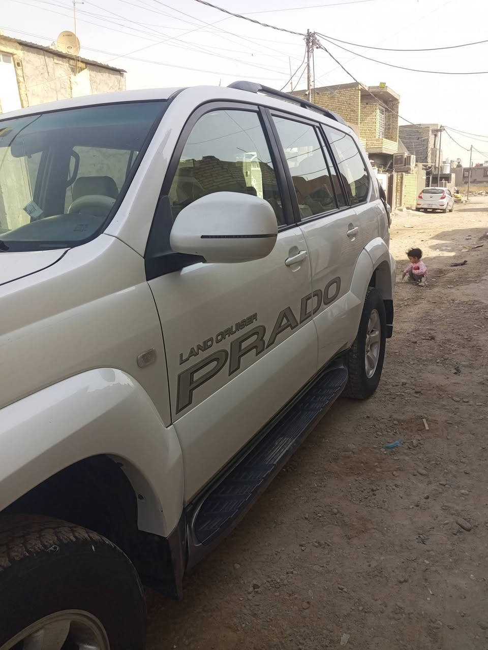 السلام عليكم برادوا موديل 2009رقم سليماني دولي بأسمي مكفوله كفاله عامه صبغ وضربه  اربعه سلندر سيارة حيل نضيف ومرتب حتى دعاميات بدون صبغ تخم تاير مابيه اي نقص للبيع او مراوس حسب القناعه السعر خاص ***********
