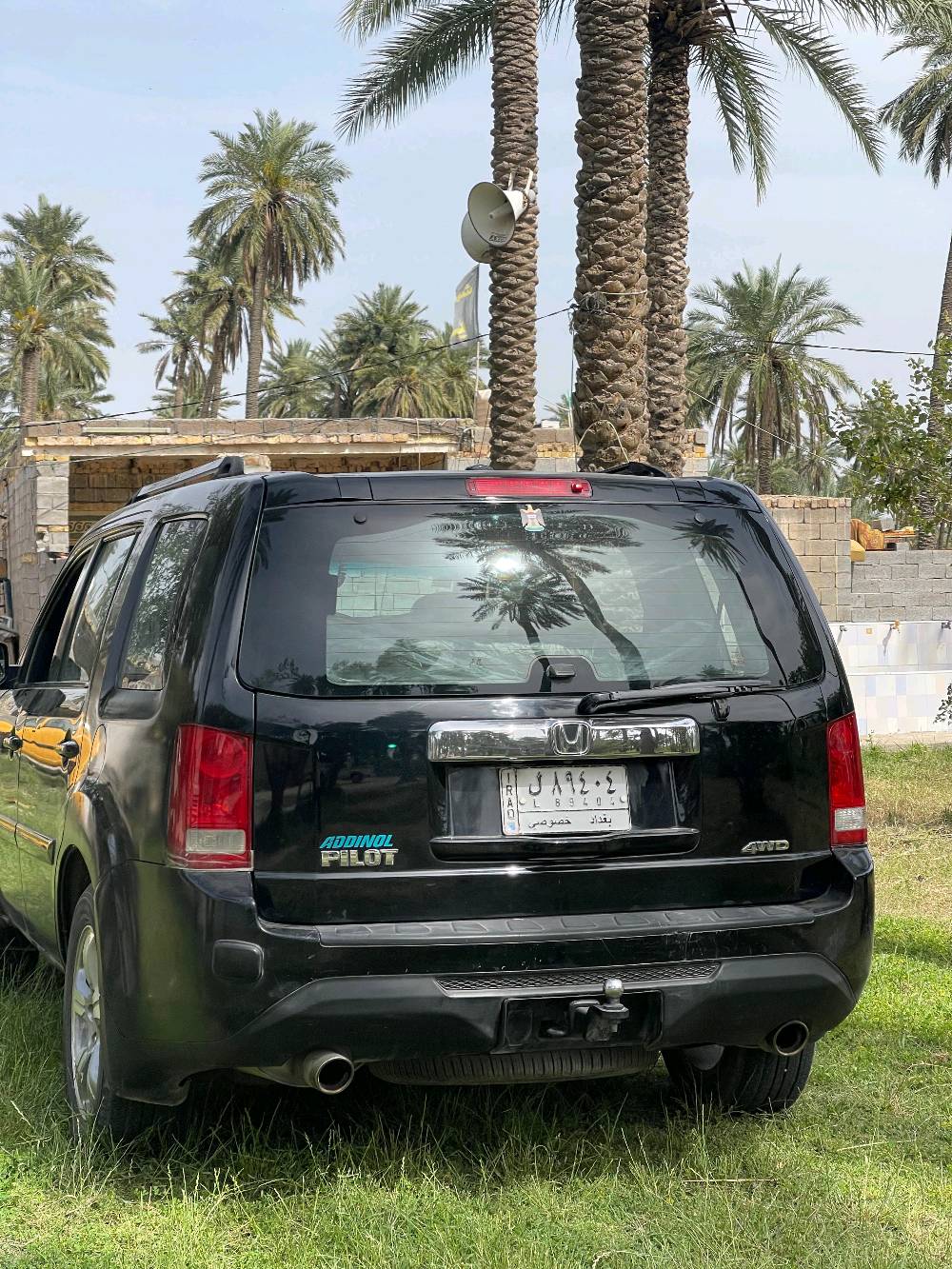 عندي سيارة هوندا بايلوت ٢٠١٢ سبعة راكب مكينة ٦ بسمي رقم بغداد جاهزه سعره ٨٠ وبيه مجال للطيبين