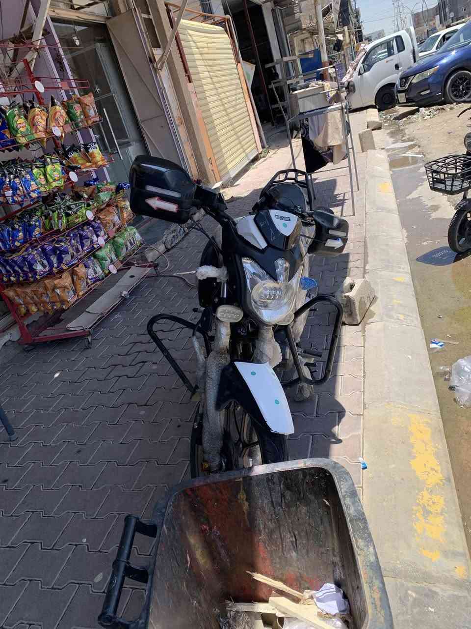 سلام عليكم دراجه ار كي جديد موديل 2025 بعده زيروه درجه كامل مابيه اي نقص بعد على وضع شركه تحويل ثاني يوم تكلفي تحويل على مشتري سعره ٢٥٠٠  بيه مجال مكاني تكريت رقم مبايل ***********
