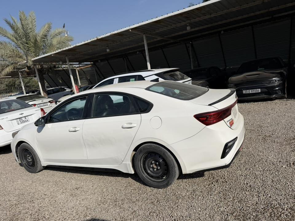 السلام عليكم
فورتي 2021 فول واحد على واحد
بيها 4 قطع صبغ بدون دواخل 
رقم ديالى 
السونار مرفق ويه المنشور 
السعر/ 120 وبيها مجال 
مكاني/ ديالى جديدة الشط
للاستفسار / ***********
