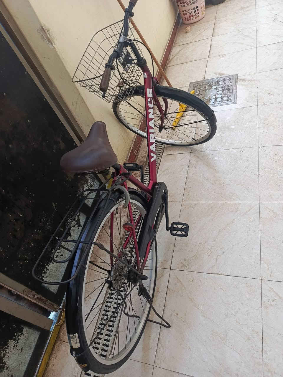 سلام عليكم بايسكل لبيع نظيف مثل ما موضح بالصورة
حجم /27 
المكان/ حي بغداد قرب مجلس محافظة البصرة 
السعر/ 110 بي مجال  
رقم هاتف: ***********
@إشارة
