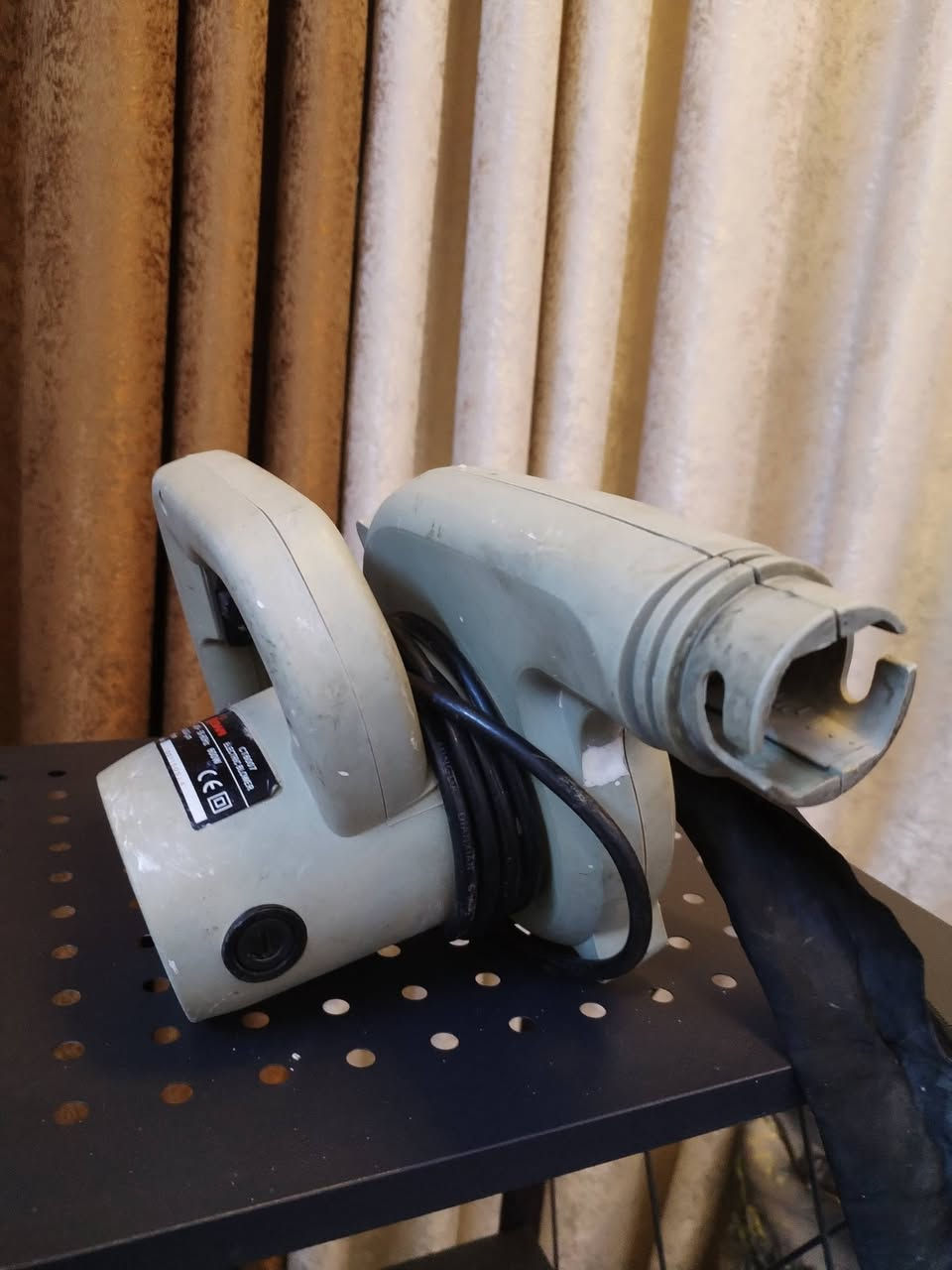 مكلفه بالنشر اغراض للبيع المكان السريدات قرب سيطرة الشعب القديمه الاتصال بالرقم ***********
