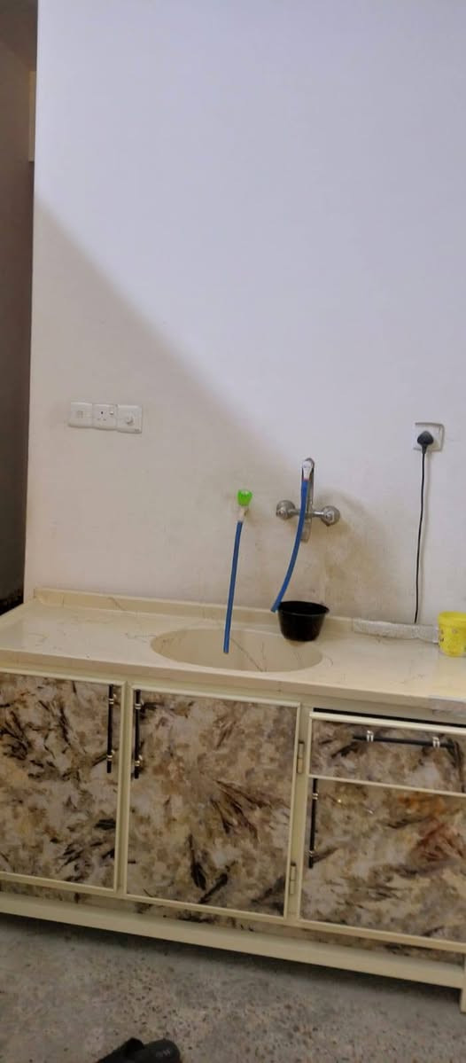 السعر ٤٥٠ الف 
المكان بغداد ابو دشير 
كاونتر وسنك مجموعه كامله
عرض الكاونتر متران ونصف وعرض السنك متر ونصف


**إذا كنت صاحب هذا الإعلان وتريد حذفه لأي سبب، رجاءا أرسل رسالة إلى الدعم الفني**