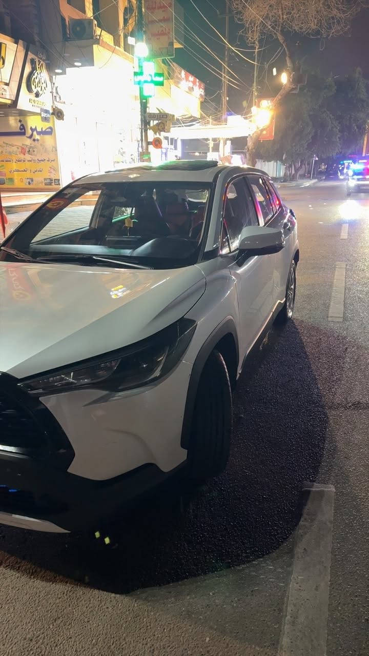 السلام عليكم
📌📌 تيوتا كورلا كروز 
📌📌 موديل 2024 
📌📌 عداد مسافه 30
📌📌محرك 2000 دوش 
📌📌 السياره استيراد خاص بانزين 
📌📌 موصفات بصمه وفتحه 
📌📌 لون الداخل احمر مطعم بسود 
📌📌 السياره بيه رصعه صغيره بل باب 
ورصه بل جاملغ مبينات 

📌📌 سعر  30 مليون وبيه مجال 
📌📌 مكان بغداد الجادريه قرب فندق بابل 
📌📌 رقم الهاتف ***********
