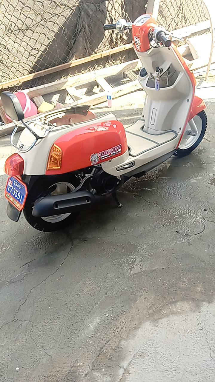 سلام عليكم بوليس موديل 2007 

بوشة 55 مشيفة رياضي كفرات مبدلة ام الختم 

داخل بلادي كريمي 
كلاجات بلادي 
دراجة اي نقص مابيهة   مال جناي 
شرط معدل 100/110 
مكاني شهداء سيف سعد 
سعر 675وبيهة مجال حك الجية 
*********** وتساب مو شراي لا تجي بروح امك وذا اكو مراوس وينطي فرق.
