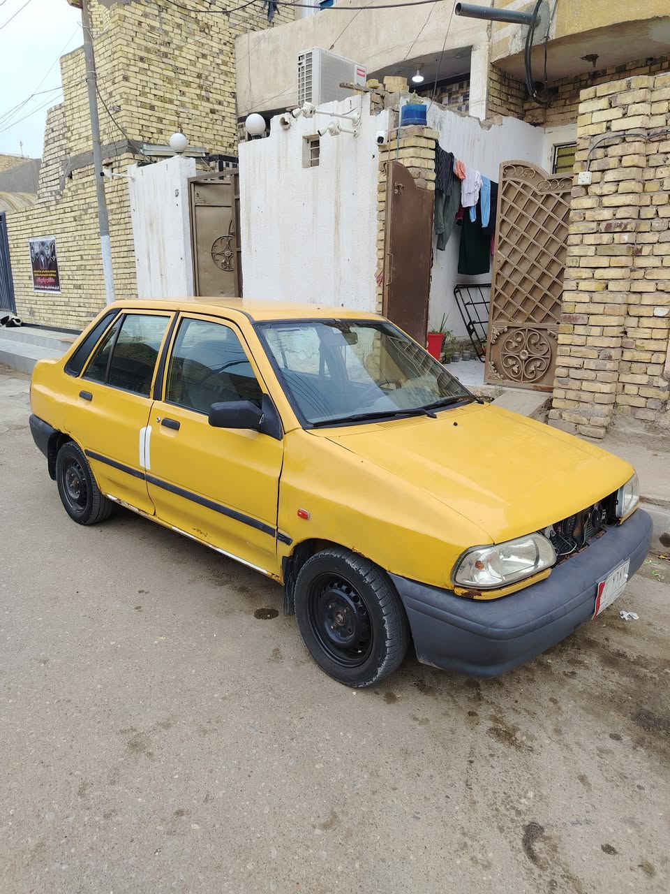 سلام عليكم سايبه للبيع مديل 13 سنويه هسه صقطت صارله سبوع شرط المداور سياره بيه خيط بخار كير جديد قبل فتره شاده السعر 19 وبيه مجال رقم ***********
