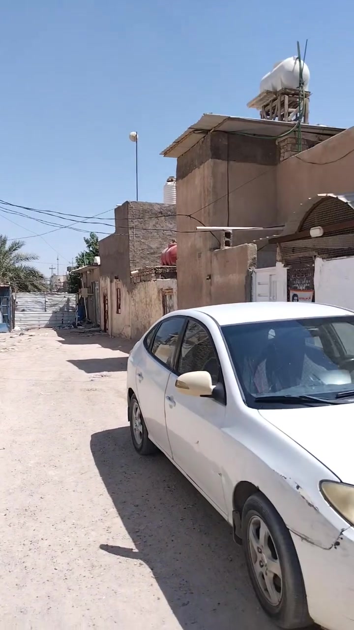 دار للبيع المساحة 50 متر عقد زراعي مقابل باب الخروج المطار للاستفسار الاتصال على الرقم*********** 
السعر السعر  15 مليون بي مجال بسيط للشراي فقط
