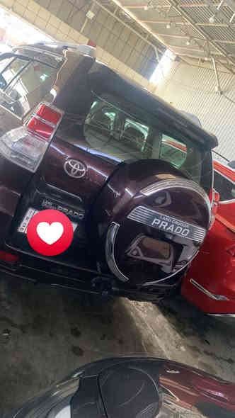 السلام عليكم برادو 2012 كويتي 6 سلندر مكفوله كفاله عامه كير مكينه تبريد خير من لله دواخل حلوه ماشيه 165 حقيقي السياره بيهة شبر بالدعاميه صبغ فقط دبل تانكي السعر 270 بيهة مجال للشراي 
ملاحظات السياره 
شخوط عدد 3 فقط واحد باب السايق وواحد باب خلفي وواحد بالباب مال جنطه 
سياره حلوه وناعمه وخير من الله 
للتواصل على الرقم *********** متواجد واتس اب
