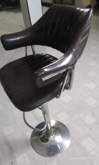 كرسي مكتبي ضغط  مرتب مثل ماشوفون كدامكم  السعر 50  07827941459