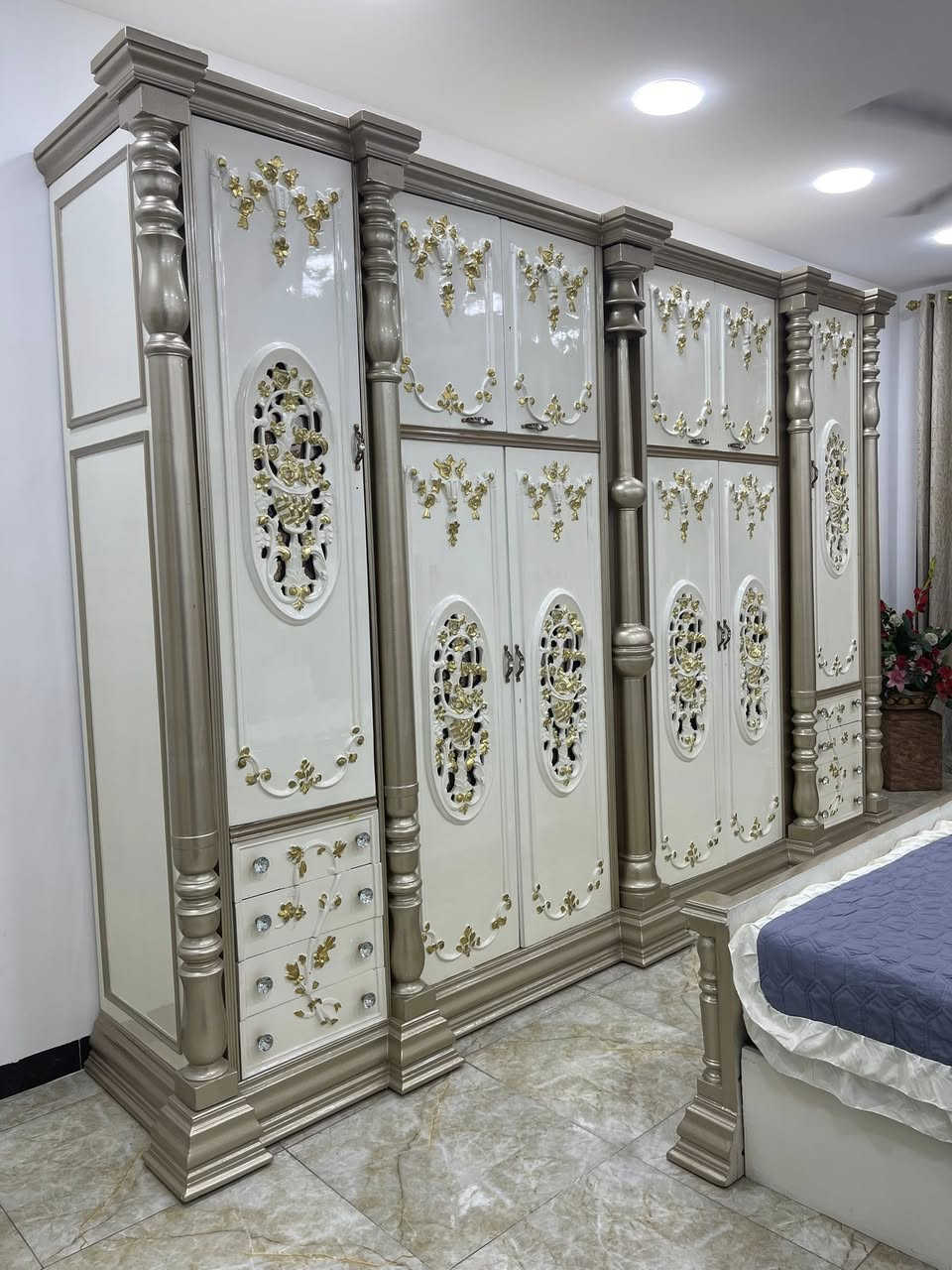 السلام عليكم غرفة كويتية للبيع المكان بغداد الاستفسار ***********

