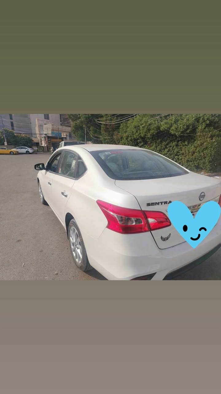 نيسان سنترا موديل 25  ماشيه 10 الف يعني زيرو بعدها بضمان الشركه(السور) 
مواصفاتها مفوله بيها فتحه سقف
شاشه كبيره
تبريد قطعتين امامي وخلفي
سياره مدوشمها بالجديد قبل شهر
كلها ع وضع الشركه
تحويل مباشر 
رقمها بغداد  ب اسمي 
السعر 138 وبيها مجال
للتواصل ***********

