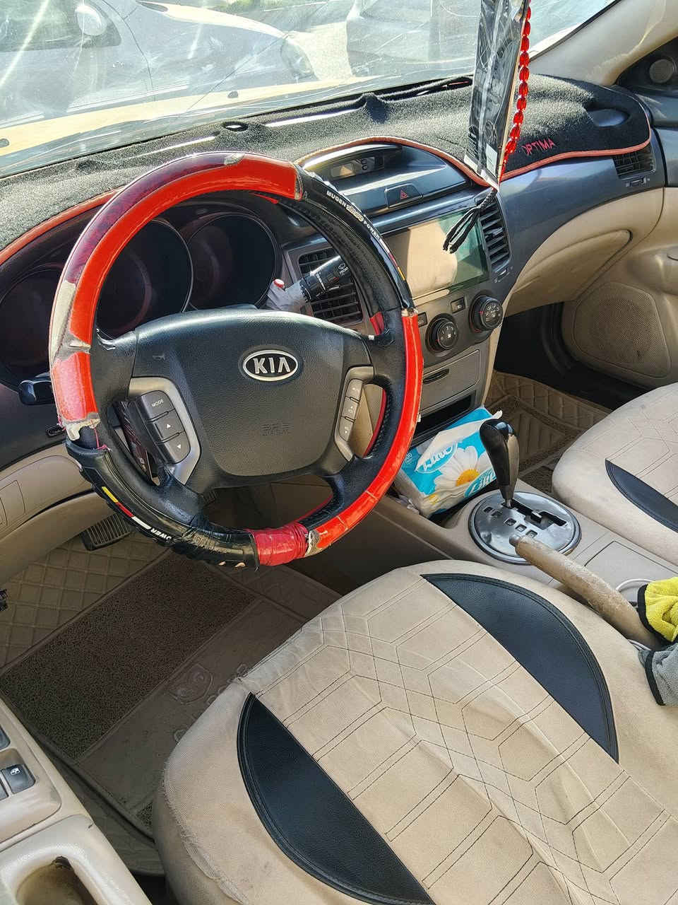 مديل 9باسمي سنويه ال 28 خليجي مكينه 2000
السياره مكفوله من ضربه القويه وعابر فقط بيه جاملغ الامامي وبيه باب مبدل طكته ستوته وبدلته مكينه كير تبريد كله كفاله والحداديه نص عمر السياره مكانه الرميثه السعر 95وبيه مجال ***********
