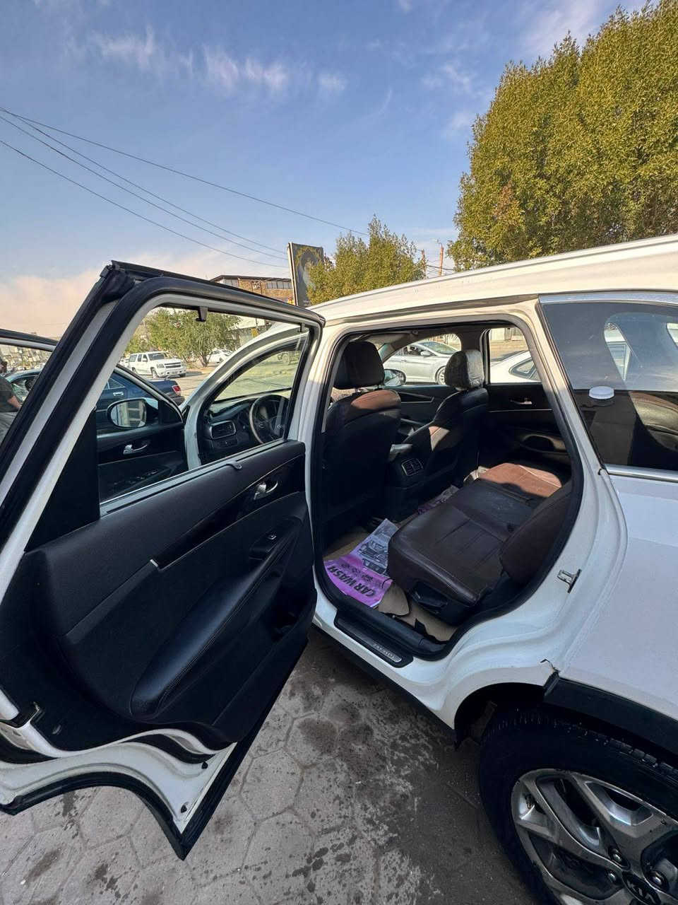 سورنتو مديل 16 فول خليجي غير مكفولة بيهة صبغات    السعر155 وبي مجال  للستفسار تصال على الرقم غير متواجد ع لفيس***********
