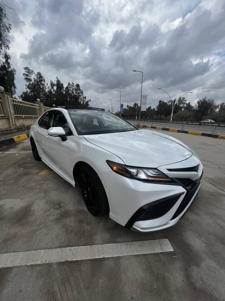 السلام عليكم و رحمة الله و بركاته
Toyota Camry 2024 AWD XSE

 الموديل: 2024

المسافة المقطوعة: 35 الف

سعة المحرك: 4 سلندر (2500cc) 

وارد امريكي.

المواصفات: (1/1)

بانوراما

بصمة

بصمة تشغيل عن بعد

شاشة كبيرة

سستم نظام (jbl) 

كشنات تبريد و تدفئة

الكشنات الأمامية كهرب

خمس كامرات

داتا شو

تبريد قطعتين

هاندبريك بصمة

حساسات أمامية و خلفية

رادار امامي

رادار جانبي

توقف ذاتي

ثلاثة أنظمة قيادة (eco-normal-sport)

الضرر:

بدون ايرباك

بدون صبغ بشرط حتى الدعاميات

فقط تعديل بي دي ار (pdr) مكانين + تعديل براس الشاصي جهة السايق على كد اصبعين شرط

رقم الشاصي:

4t1k61bk4ru115469

رقم كاتي (تترقم شمالي)

السعر: $265 و بيها مجال للطيبين

بيع فقط
مكان السيارة: موصل

موبايل: ***********
