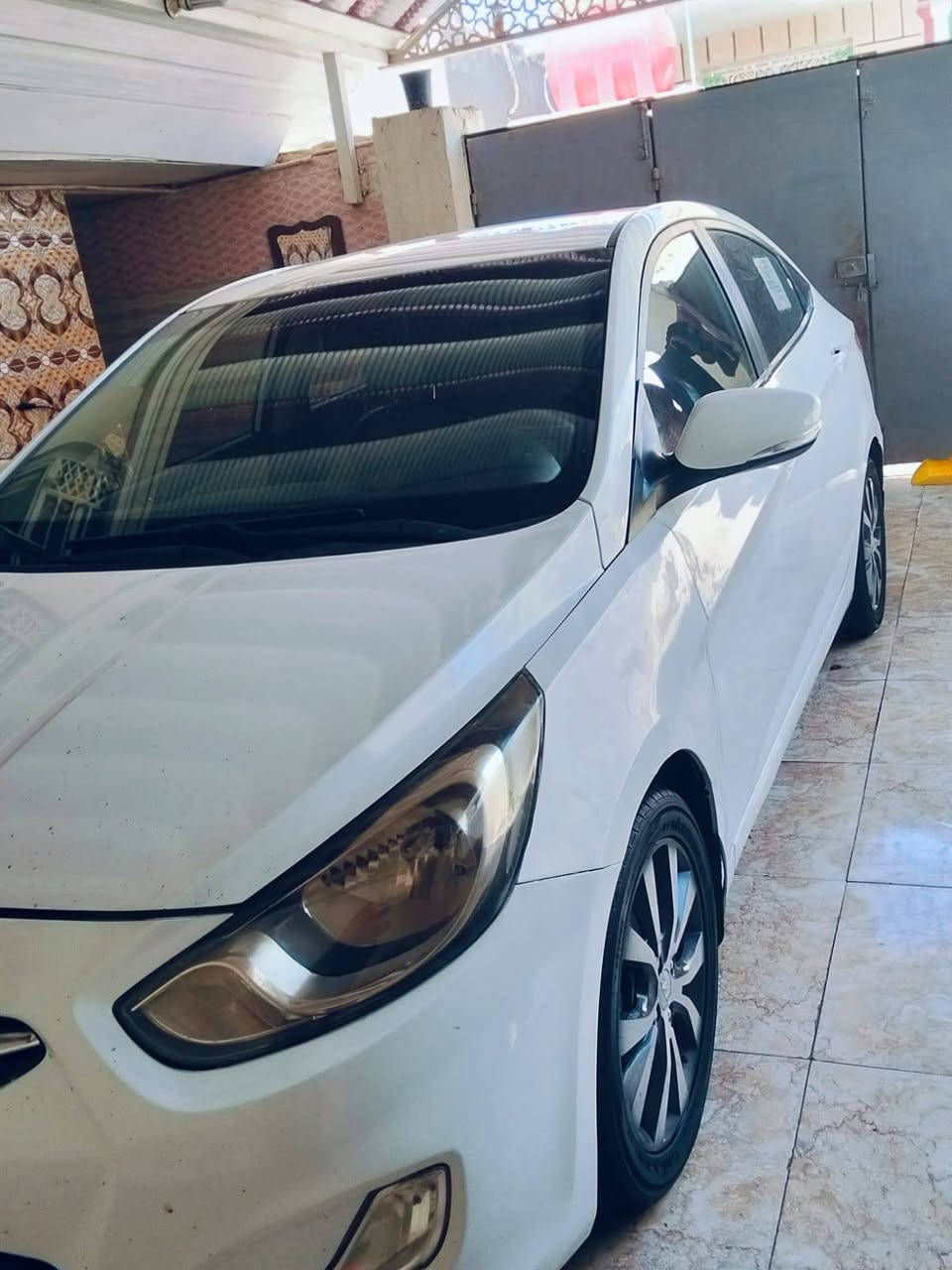 سياره انست سياره حلوه جاهزه اي نقص مابيها مكينه  الف وستميه موديل 15 سنويه 27 سياره بيها طخات بدون ضربه جاهزه كلش مكاني البصره قضاء المدينه *********** السعر 86
