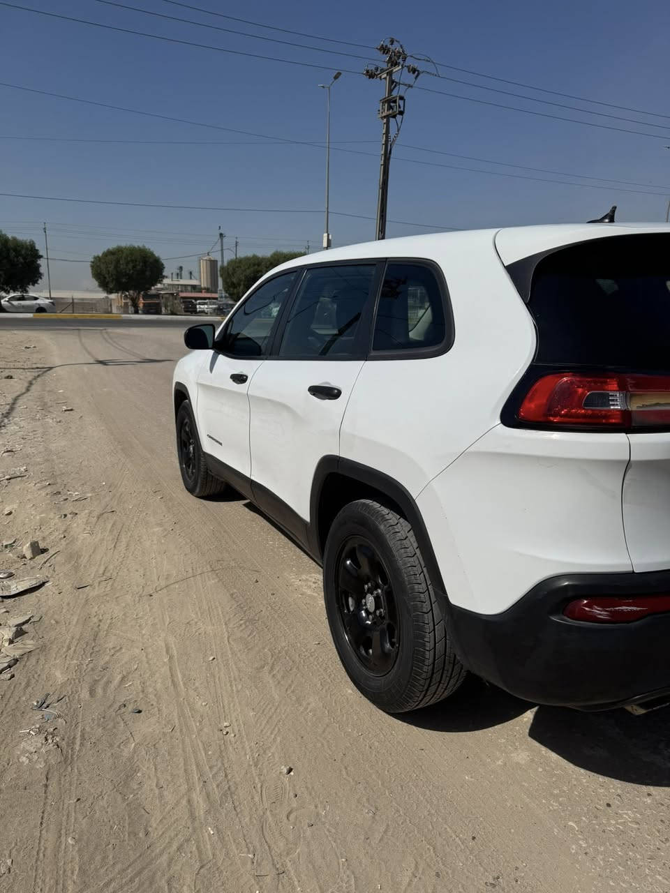 يالله 
جيب بزون موديل ٢٠١٥ رقم بابل 
مكينه اربع ٢٤٠٠
السياره كفاله وسونار مرفق بالمنشور عد بارد قليل 
كلين 
كير مكينه حداديه كله جديد 
تبريد قطعتين 
مكانه بابل 
***********
