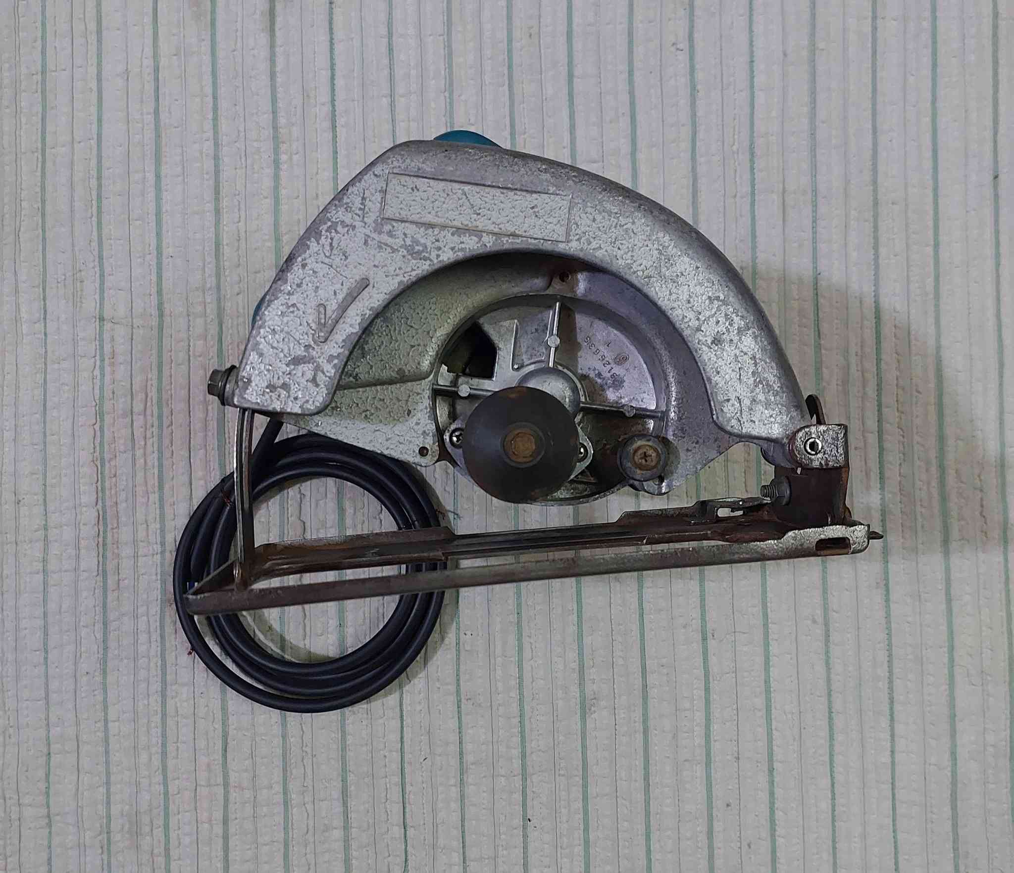 للبيع منشار خشب ماكيتا صناعة قديمة مال مؤسسة العراقية ويا قرص منشار ماركة سيلك سعر ب 55 توصيل موجود


**إذا كنت صاحب هذا الإعلان وتريد حذفه لأي سبب، رجاءا أرسل رسالة إلى الدعم الفني**