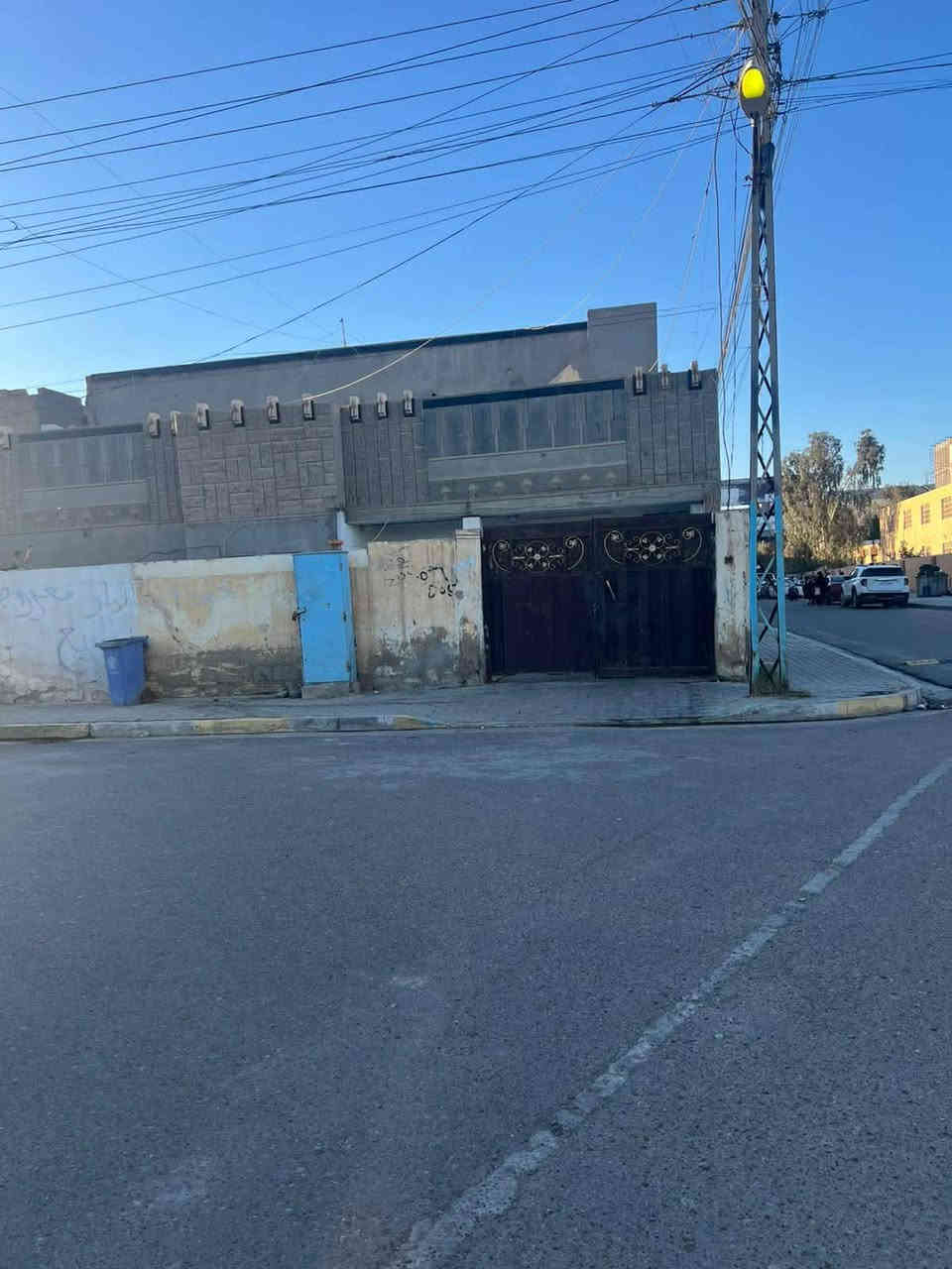 سلام عليكم ورحمه الله وبركاته 
الذين يبحثون عن الاستثمار  العقاري 
دار معروض للبيع في التأميم قرب مول ام عمار 
قرب متوسطه الزيتون ركن على ثلاث شوارع موقع جدا ممتاز 
مساحه الدار ٢٩٠متر 
كما موضح في الصور المرفقة والفيديو 
☝️☝️☝️☝️☝️☝️☝️☝️☝️☝️☝️
للاستفسار يرجى تواصل خاص او عبر واتس آب ع رقم  ***********
☝️☝️☝️☝️☝️☝️
