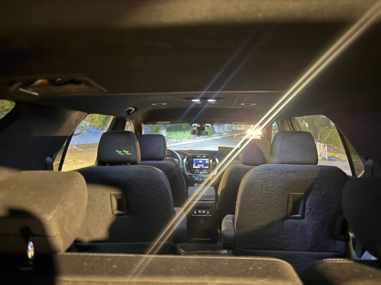 للبيع ترافرس 
2024 LlMlTED
بصمه اربع أبواب
جنطة كهرباء 
تبريد 3 قطع 
شاشة قاصة  حجم كبير 
7 راكب سياحي 
نظام مانع تصادم 
نظام تحديد المسار 
سايد بريك كهرباء 
كشنات جلد اسود 
داخل اسود 
كشنات الصدر كهرباء 
تدفئة كشنات الصدر 
تدفئة ستيرن 
6 سلندر 3600ماشي 5300الف
ضرر السياره  موضح بالصور 
السيارة كاملة من 
كل النواحي بدون اعطال 
مكان السيارة بغداد
السعر245💵وبيها مجال بسيط  رقم  بغداد ***********
مرقم بغداد
