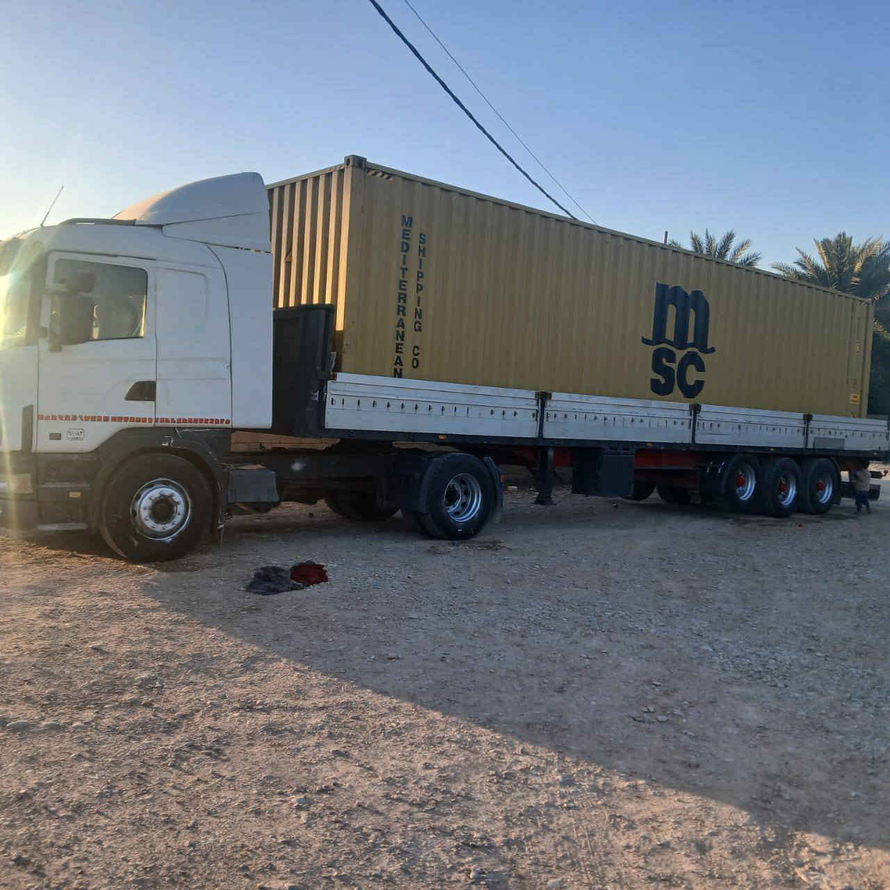 سلام عليكم سكانيا للبيع موديل 2004 مكينه انجكتر V8 لا صرف ولا بخار
كير كوبره 3/3 تخم تاير سنويه لل 31 بسمي هزه جديده لل27 دبل مناميه دناكير بيبي واحد رفاع مكان واسط الصويره 
***********
***********
