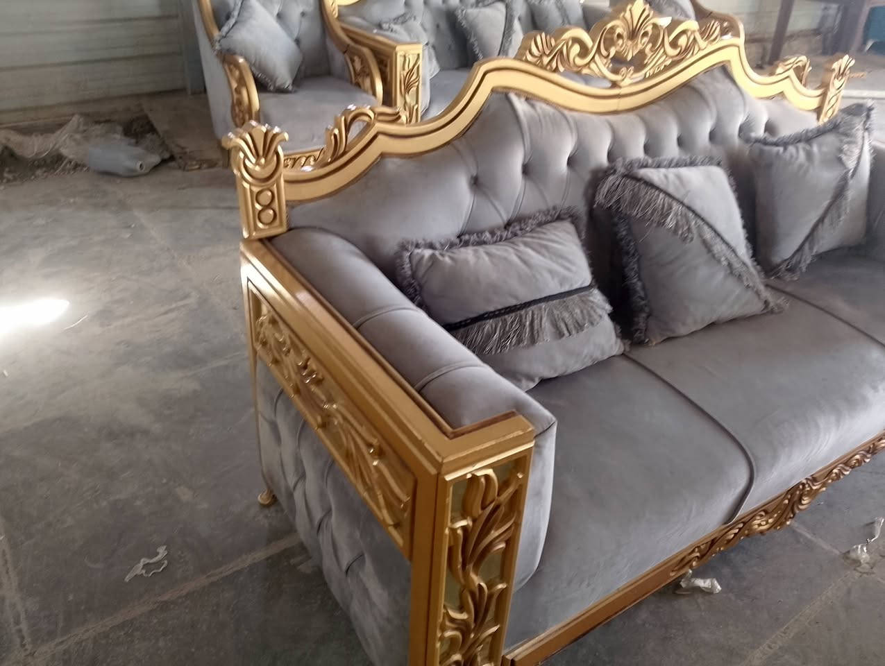 تخم زان ملكي درجه اوله أخو جديد نضافه فول السعر 800 وبي مجال بسيط المكان الشعله يوجد توصيل لاسفتار خاص ***********
