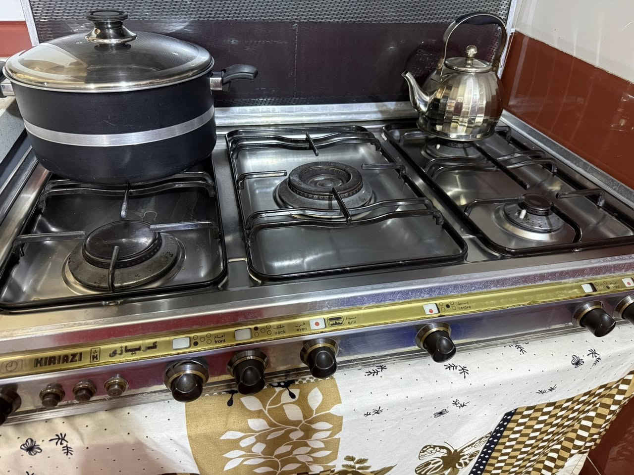 قلايه  ب30 وطباخ  200 والاڤن 50


**إذا كنت صاحب هذا الإعلان وتريد حذفه لأي سبب، رجاءا أرسل رسالة إلى الدعم الفني**