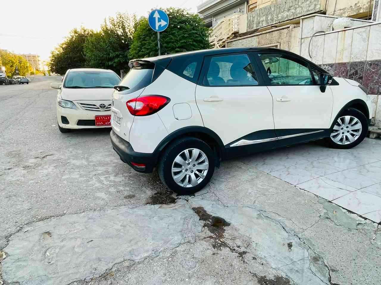 به ناوي خواي كه وره ميره بان 
رينو كابجه رموديل2016 
مه كينه و گيري به شه رت نه كراوه ته وه
سيرڤسي كامل بو كراوه
مواسه فاتي سه ياره كه
ته عديد سورعه سوكان فوليوم
به سمه حاسه ي دوا
لايت ليد و عه ده سه   ناو كرمي ره ساسي
مواسه فات Eco 
جوار تايه ي تازه. ته حويل و خرامه به شه رت به ياني بيكه به نيوي خوته وه  
ره قه مي تازه  هه زه ي تازه 
بوياخ به س ده ركاي دواي بوياخه بي ناو كردن سه ياره كه لوكه شوختو ساردي نيه هه موو كياني به شه رتي  فيته ر.  سعري ٧٩$مه جاليكي كه م
زم ***********
