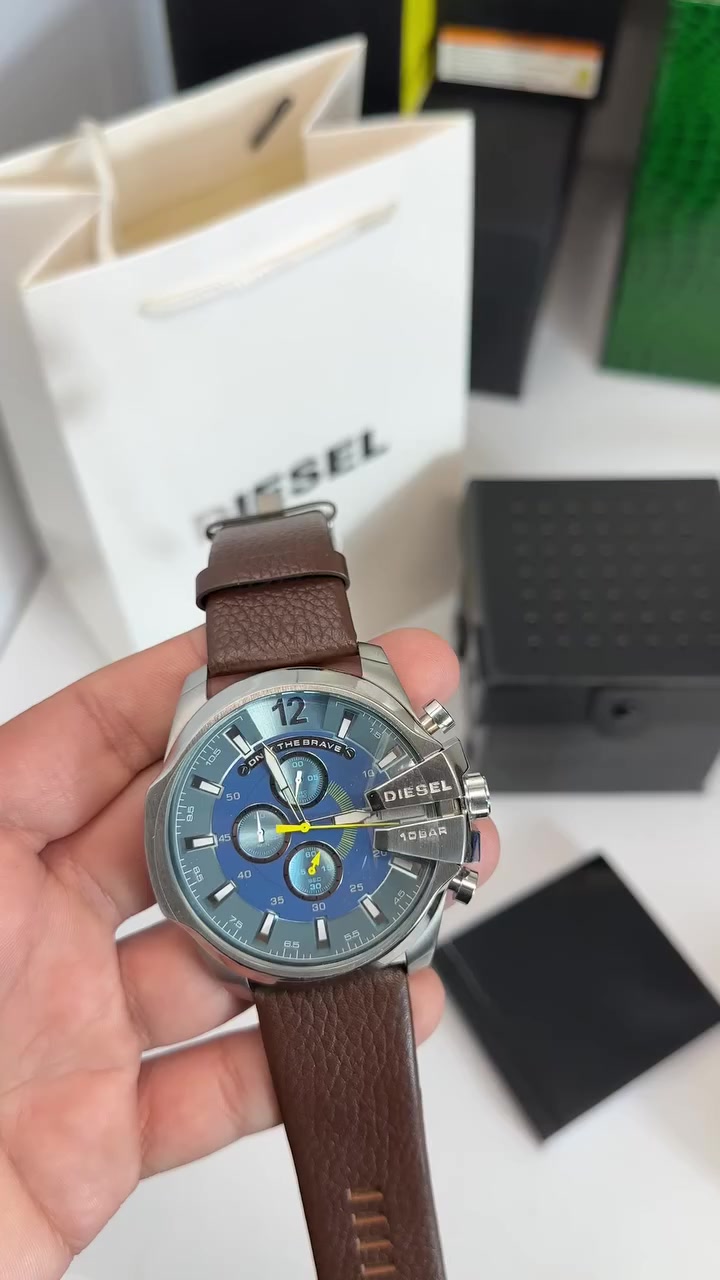 ساعه ديزل قطعه اصلي وكاله
جديد غير مستخدم مع كامل الملحقات
جلد طبيعي 
جميع السناتر شغاله نضام كرونو غراف 
مقاومه للماء 100م
رتيل الساعه 350$  تقريباً 550 الف
نبدي مزاد من ((50 الف))
شتوصل تنباع


**إذا كنت صاحب هذا الإعلان وتريد حذفه لأي سبب، رجاءا أرسل رسالة إلى الدعم الفني**