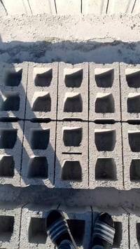 بلوك درجه اوله شرط كلب وزن البلوكه من 23&24 كيلو قياس مضبوط كميه مفتوح...