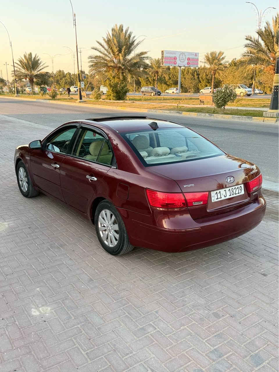 سلام عليكم هونداي سوناتا 2009 لمتد فول وارد امريكي رقم بغداد الدولي سنويا مجدد تحويل مباشر حادث جاملغ وباب بدون دواخل وبيه ٣قطع صبغ وسونار مرفق مع الصوره سيارة جاهزة فول مواصفات فتحه سلايت تحكم ستيرن كشن كهربائي داخل بيجي مكينة 2400 دوش كير5 نمر مكفولات حداديه جديده تخم تاير جديد تدفئ تبريد كله شغال مكان سياره كربلاء 
 سعر 113 مجال بسيط جدا 
***********
*********** كربلاء, العراق
