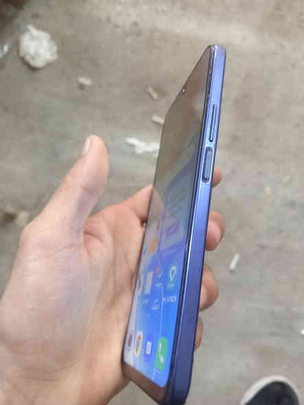 هونر x8 ذاكره 128 واي فاي وكفت اثر وكعه
لباقي كله شغال قيم وتعال اخذه 
مدينه الصدر بغداد 
***********
