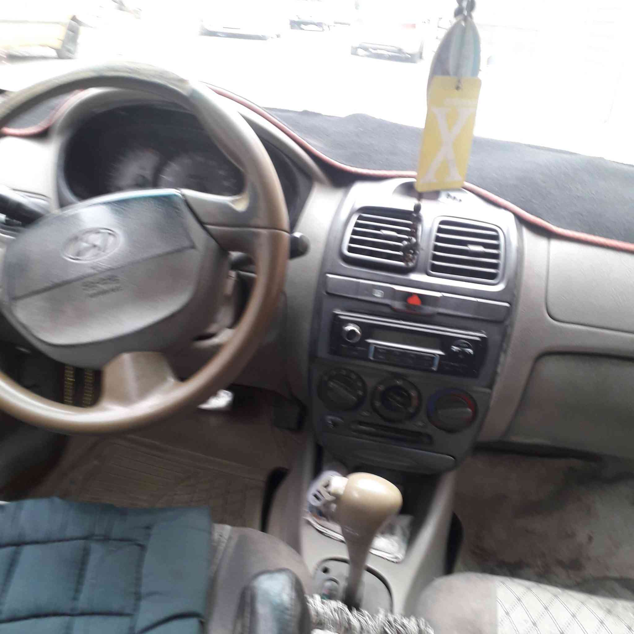 السلام عليكم اكسنت ٢٠٠١ مصبوغه عام محرك ١٦٠٠ بي تبخير والكير نمرت ثالث مينمر وتبريد شغال ناقصه كمبريسر السياره ب اسمي رقم ألماني باتري جديد تايرات جديده 
السعر ٤٠ وبي مجال 
مكاني بغداد حي الجهاد 
***********
